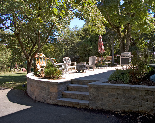 techo-bloc raised patio